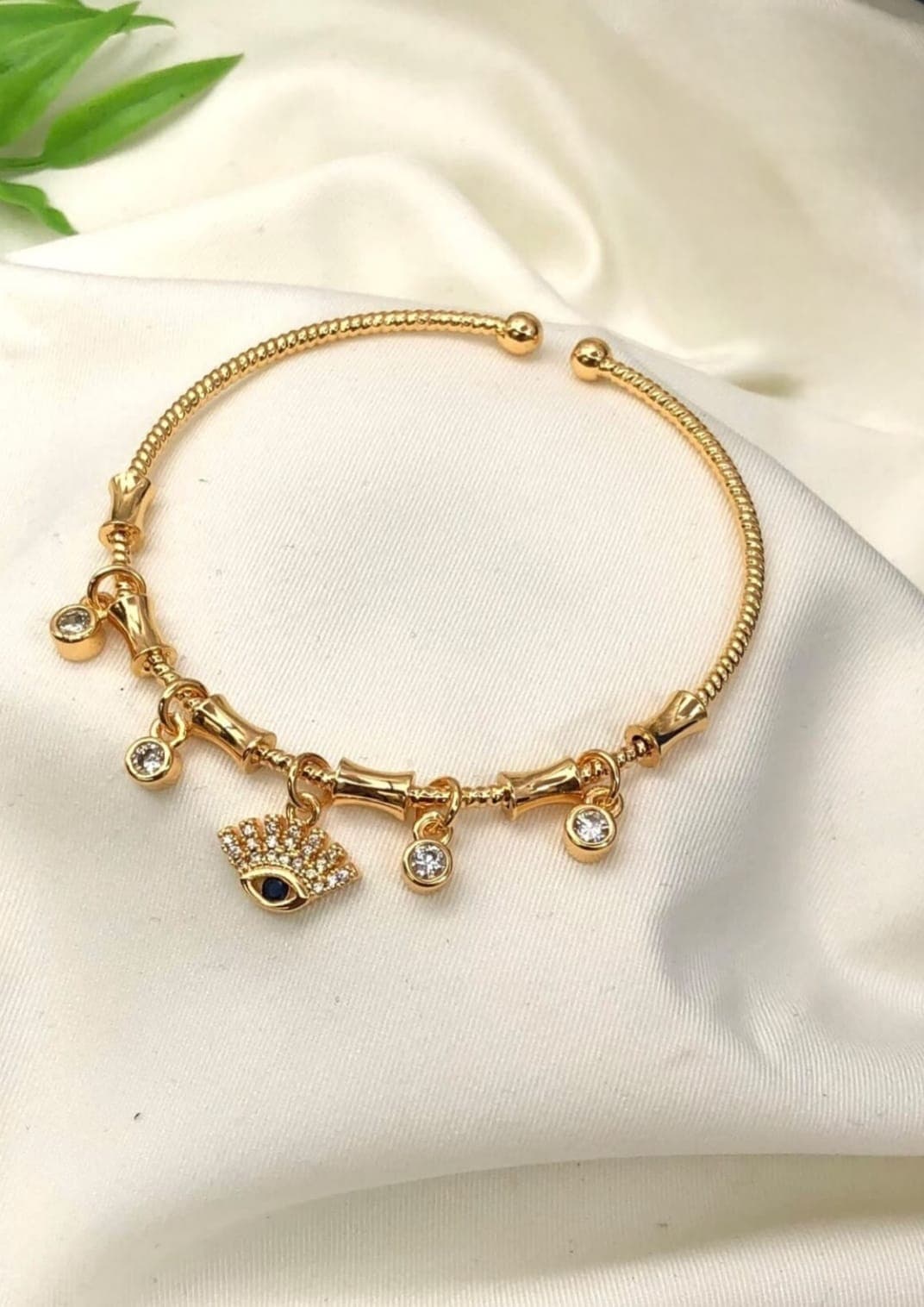 Evil Eye Charm Openable Bracelet