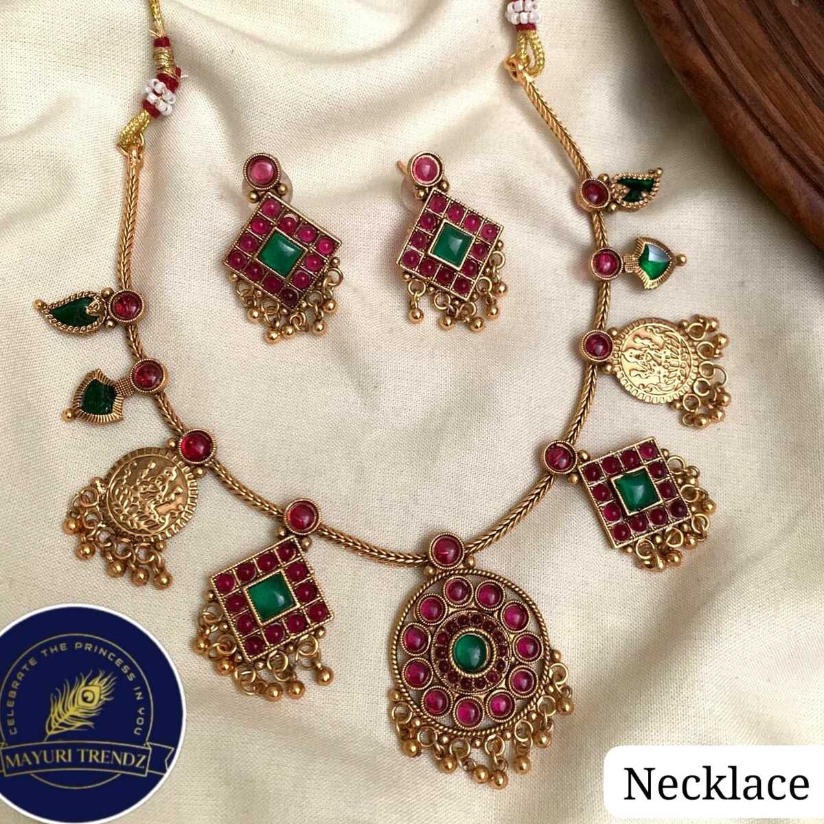 Antique Necklace Set